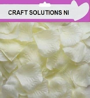 100 QUALITY IVORY SILK ROSE PETALS / WEDDING / CONFETTI / DECORATION