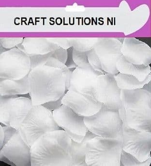 100 QUALITY WHITE SILK ROSE PETALS / WEDDING / CONFETTI / DECORATION
