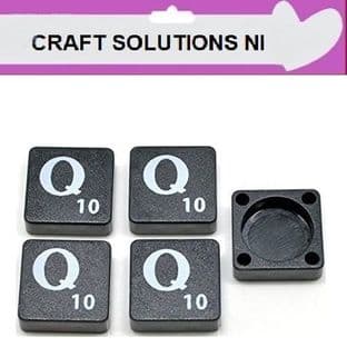 Q - BLACK QUALITY SCRABBLE TILE LETTERS - PACKS OF 5,10,20,50. - GAME PIECES
