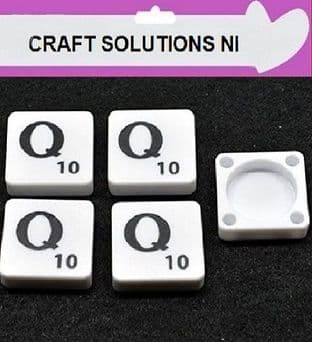 Q - WHITE QUALITY SCRABBLE TILE LETTERS - PACKS OF 5,10,20,50. - GAME PIECES