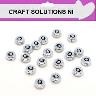SILVER DISC - 'Q' - ALPHABET BEADS - SINGLE LETTERS A - Z - ACRYLIC BEADS 7mm x 4mm