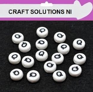 WHITE DISC 'Q' - ALPHABET BEADS - SINGLE LETTERS A - Z - ACRYLIC BEADS 7mm x 4mm