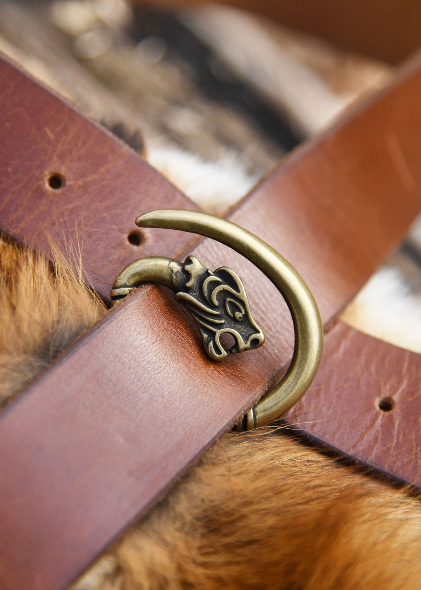 Belt Hook Wolf s Head Silver or Bronze