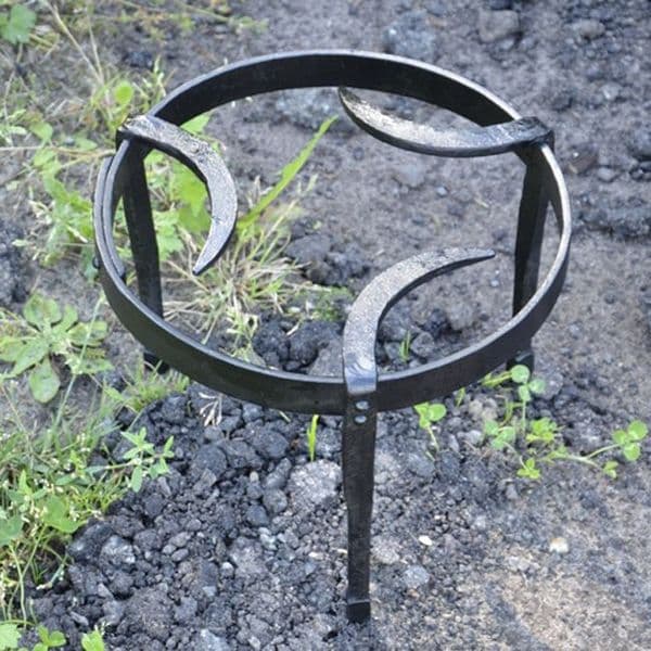 Forged Steel Round Medieval Tripod Cooking Stand
