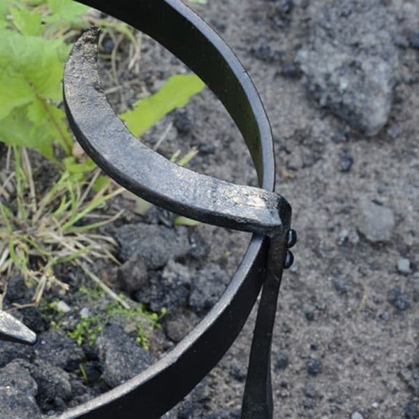 Forged Steel Round Medieval Tripod Cooking Stand