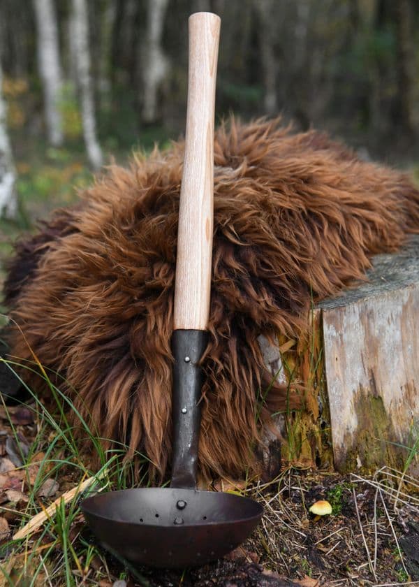 Medieval Skimmer with Ash Wood Handle