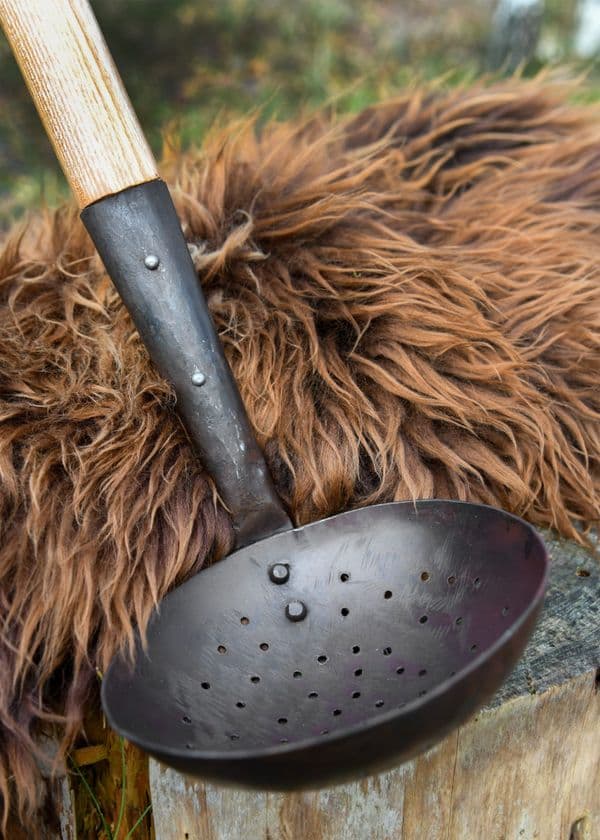 Medieval Skimmer with Ash Wood Handle