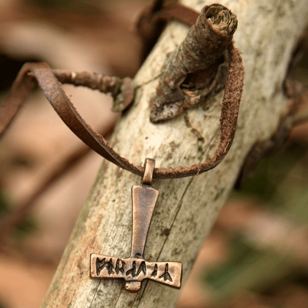 Thor's Hammer - Runic