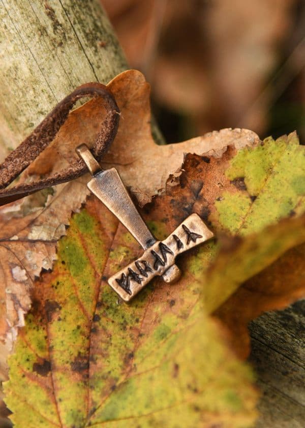 Thor's Hammer - Runic