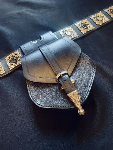 Tooled small bag on Placque Belt