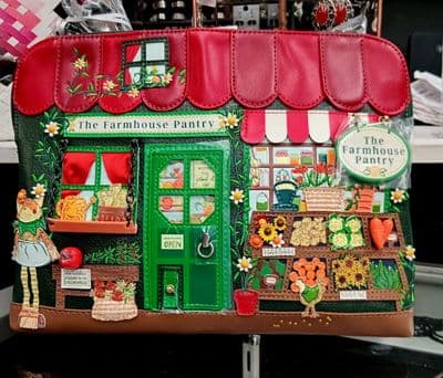 Farmhouse Pantry Bella