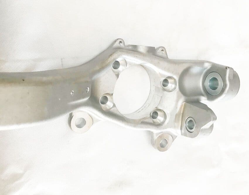 AUDI A4 B7 8EC SALOON (11/200406/2008) FRONT L/H STEERING KNUCKLE HUB