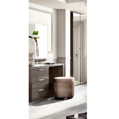 Platinum Bedroom Pouf