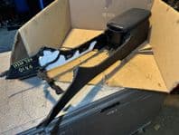 06-12 LEXUS IS220 CENTRE CONSOLE ARM REST PLASTIC PANEL INTERIOR BLACK XE20 250