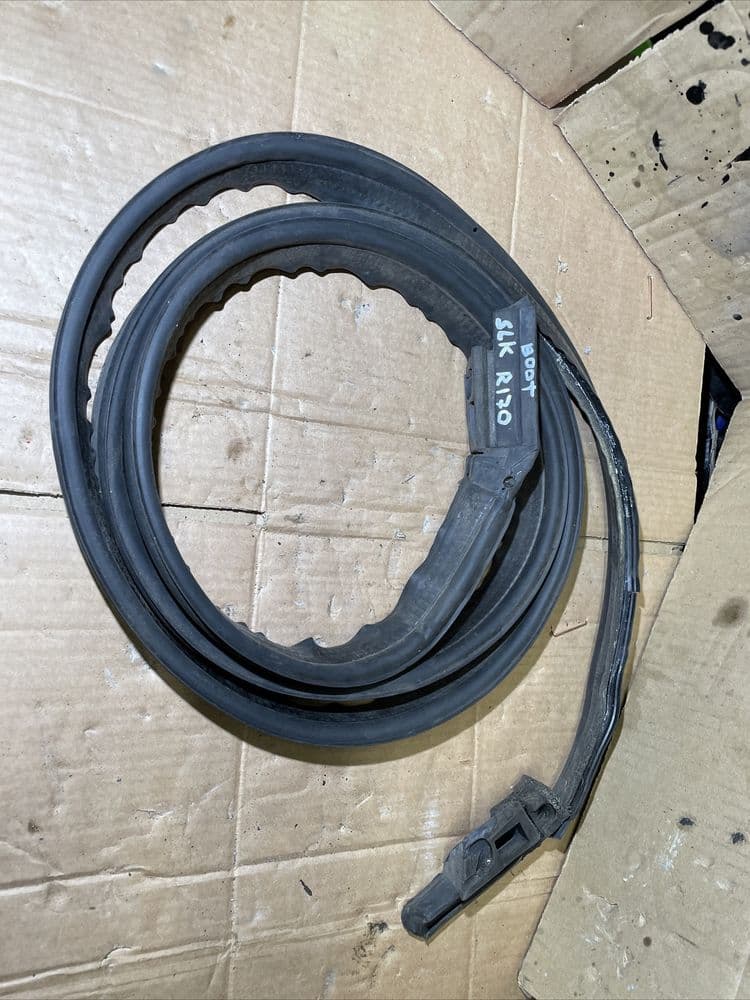 2001 MERCEDES BENZ SLK BOOT RUBBER SEAL R170 96-03 SLK200 SLK230 TAILGATE