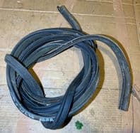 2002 MB VITO W638 RUBBER WEATHER SEAL RAER DOORWAY FOR TWIN DOOS VIANO 1996-2004