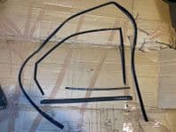 2002 MB VITO W638 RUBBER WEATHER SEAL SET FRONT LEFT DOOR VIANO 1996-2004