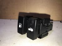 2005 - 2013 LEXUS IS220 IS250 BOOT FUEL FLAP CAP OPENER DOUBLE SWITCH ELECTRIC