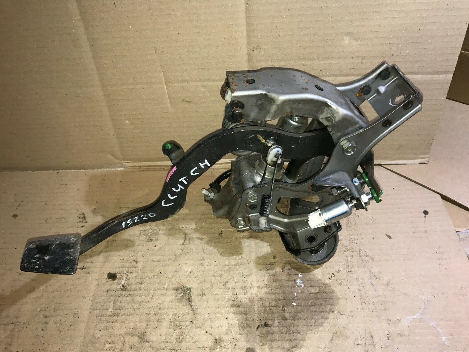 LEXUS IS220 IS250 IS300 IS350 MG1852 LEXUS Ceramax Ceramic Front Brake Pad I.108376664