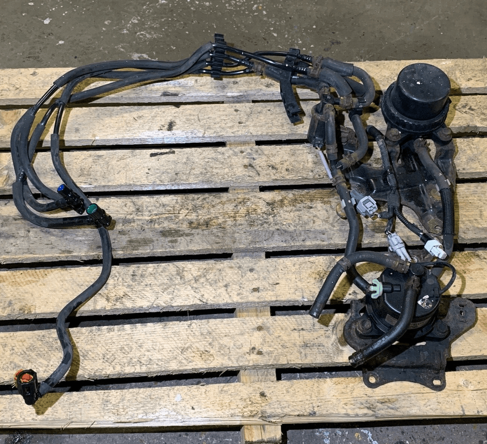 2007 LEXUS IS220 FUEL LINES FILTER HOUSING DIESEL UNDER TANK 0512 IS220D