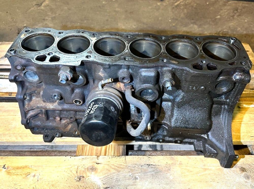 99-05 LEXUS IS200 2 0 ENGINE SHORT BLOCK BARE WITH MATCHING SHELL CAPS ...