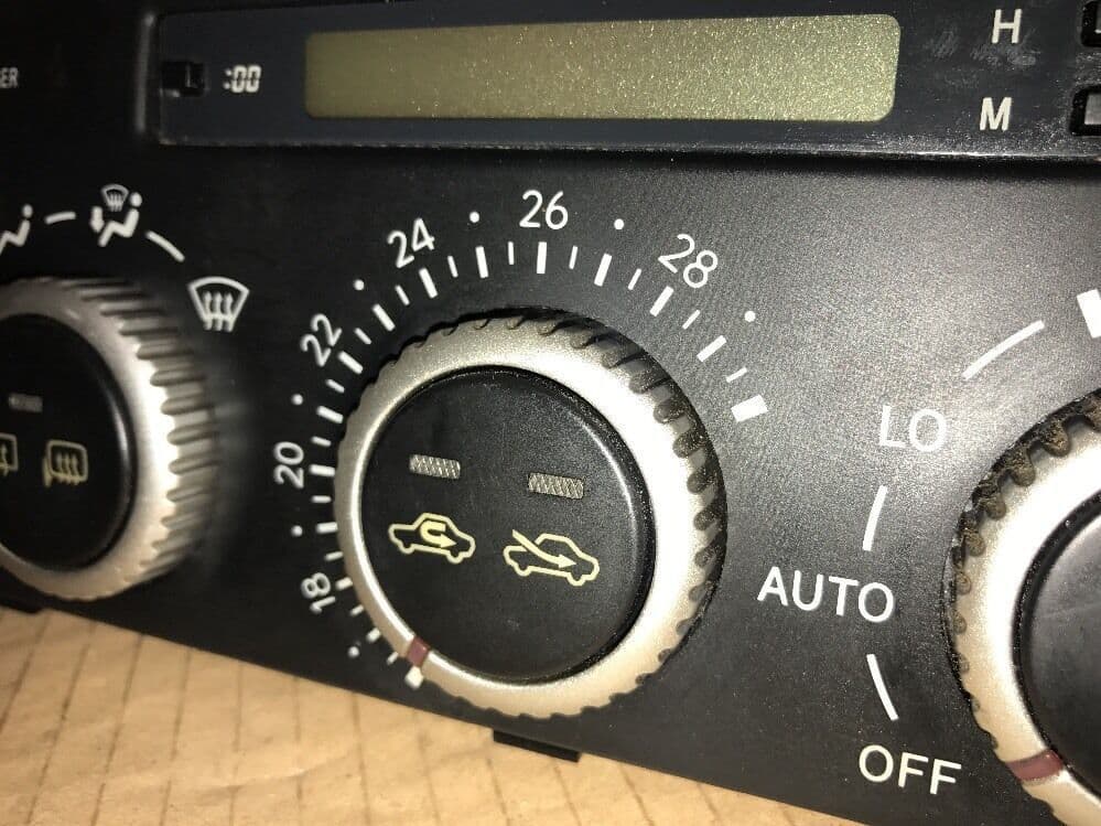 LEXUS IS300 エアコンコントロールパネル カナダ 2001 Lexus IS300 HVAC Heater A/C Control Switch Panel