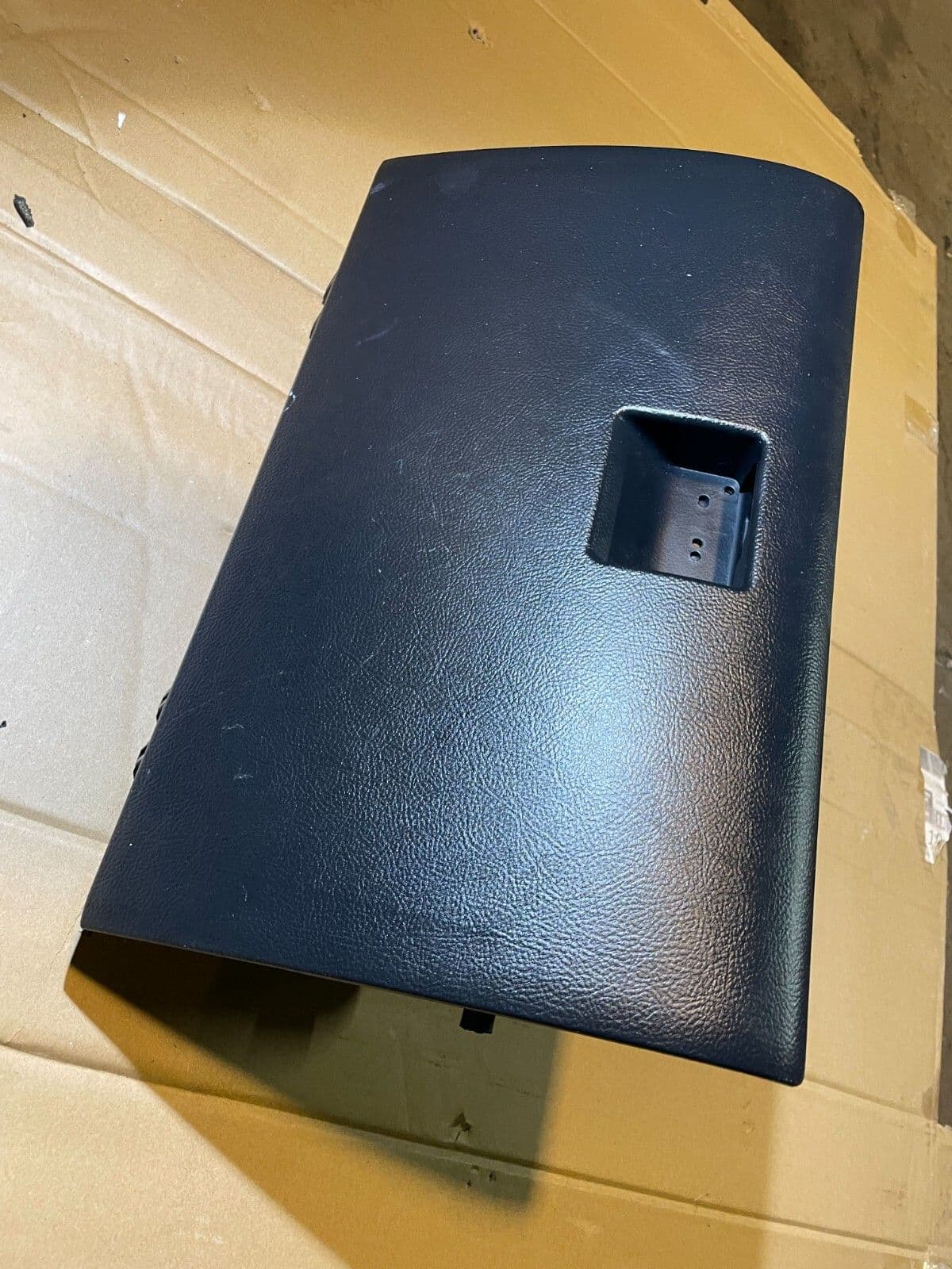 99-05 LEXUS IS200 MAIN GLOVEBOX BLACK GLOVE BOX COMPARTMENT INTERIOR IS300