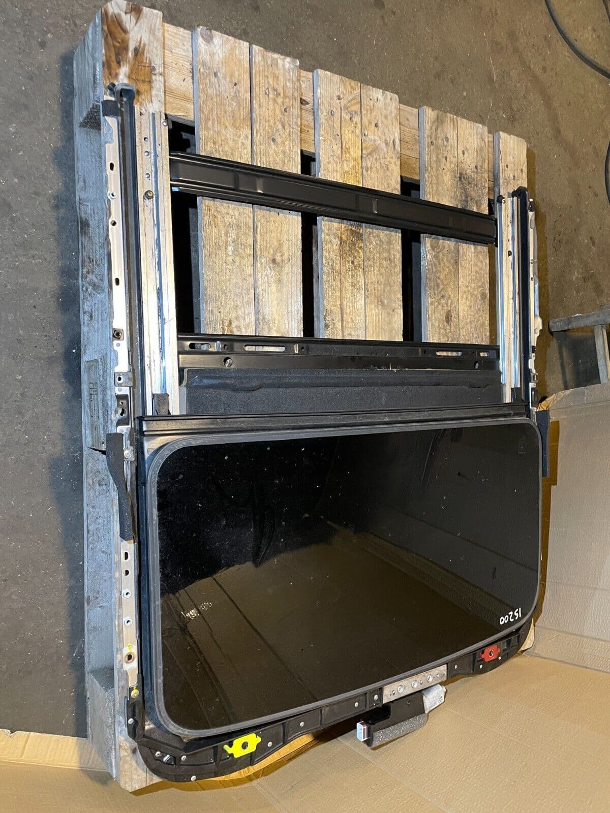 9905 LEXUS IS200 SUNROOF COMPLETE UNIT MECHANISM GLASS MOTOR SUN ROOF