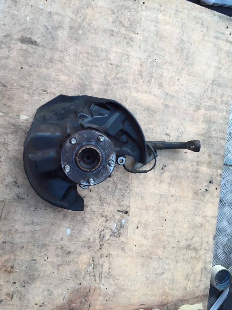 LEXUS IS200 COMPLETE HUB BEARING COMPLETE KNUCKLE 99-05 FRONT LEFT VGC 2007