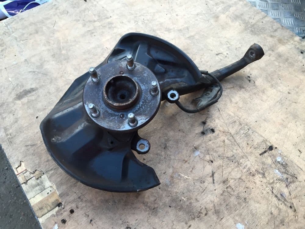 LEXUS IS200 COMPLETE HUB BEARING COMPLETE KNUCKLE 99-05 FRONT LEFT VGC 2007