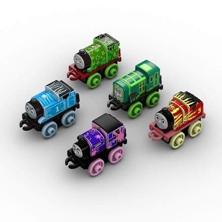 Thomas & Friends Minis Glow in The Dark Set of 5 Trains, Multicolour