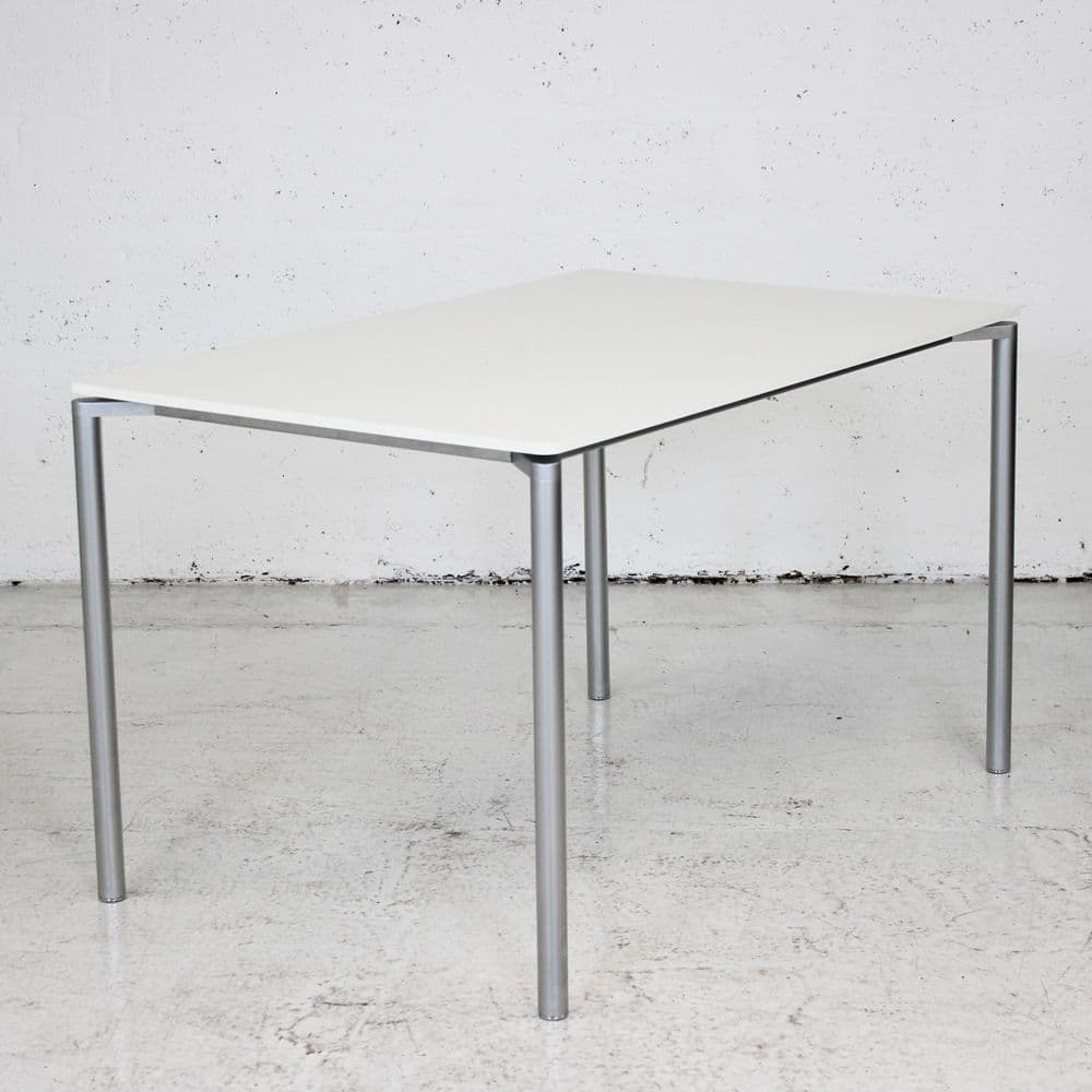 Fritz Hansen P970 PLANO (プラーノ)テーブル FritzHansen(フリッツハンセン)のP970 PLANO(プラーノ) ラウンド