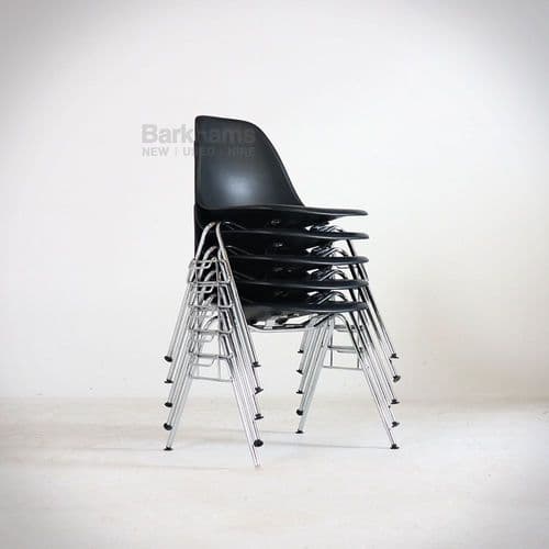 Vitra Eames DSS Plastic Chair (Black)