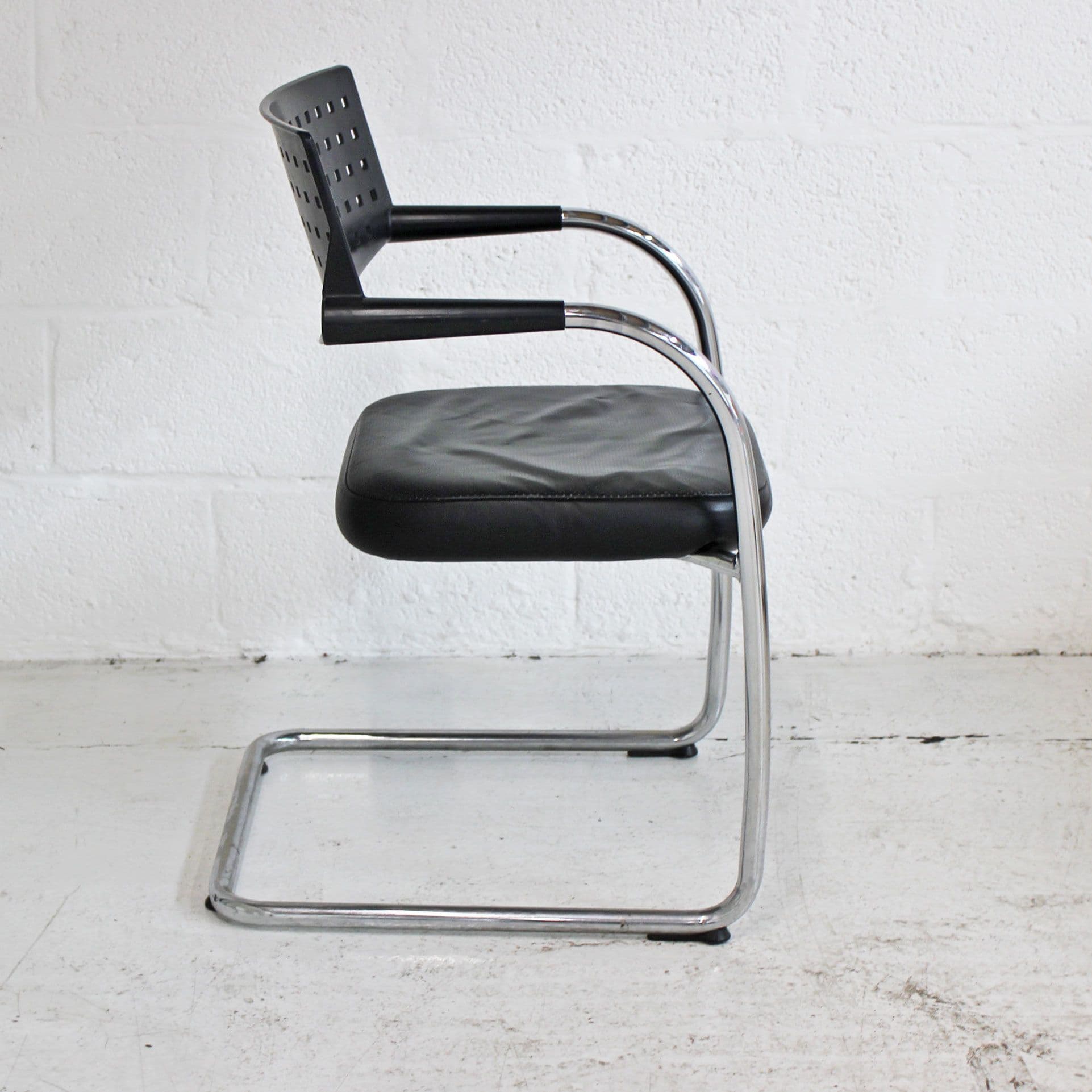 Vitra Visavis with Leather Seat | Meeting Chair | Cantilever Chair