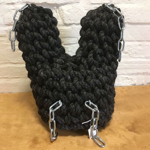 Black Vee Bow Fender (4 Chain)