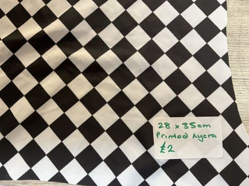 Black and white check printed lycra remnant