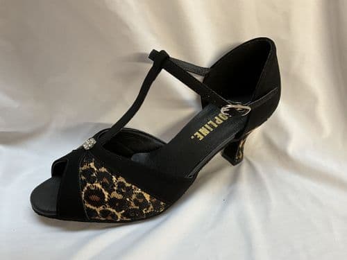 Topline. Phoebe. UK  6 1/2. Black panther.  2 1/2”