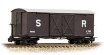 Bachmann  393-028 Bogie Covered Goods Wagon Southern Brown