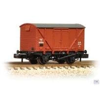 Graham Farish 377-625 12 Ton BR Plywood Fruit Van BR Bauxite (Early)