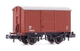 Graham Farish 377-975 12T Vent Van LNER Oxide