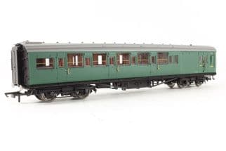 Hornby R4305A Maunsell 6 Compartment Brake Third BR Green S2796S