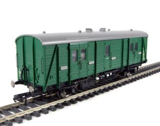 Hornby R4306A Maunsell Brake Van C BR Green S664S