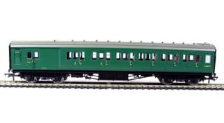 Hornby R4320B Maunsell Brake Composite BR Green S6647S