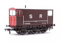 Rapido Trains 931003 SECR 6 wheel Brake van55382 SR Brown with red ends