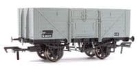 Rapido Trains 940021 D1379 8 Plank open wagon BR Grey S30215