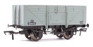 Rapido Trains 940024 D1379 8 Plank open wagon BR Grey S31472
