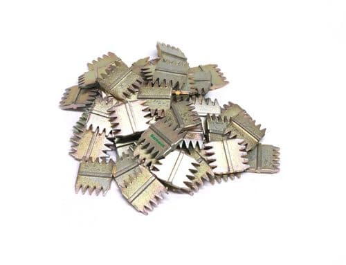 Barnwell 1'' Scutch Chisel Combs Pack of 100