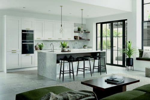 Chippendale Shaker Painted Kitchen - 8 Piece Straight Layout Example