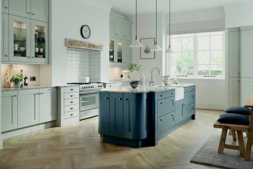 Chippendale Timber Shaker Kitchen - 11 Piece Layout Example