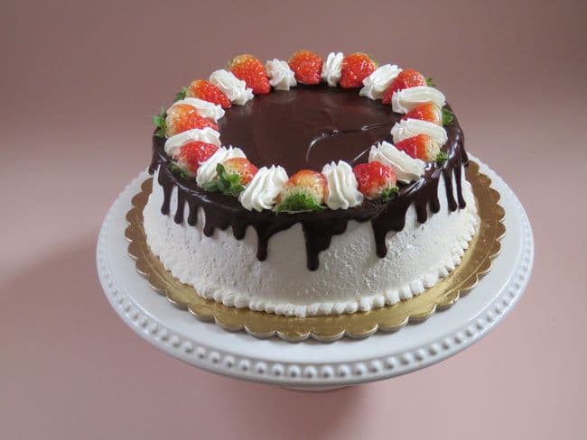Dripping cakes with fruit